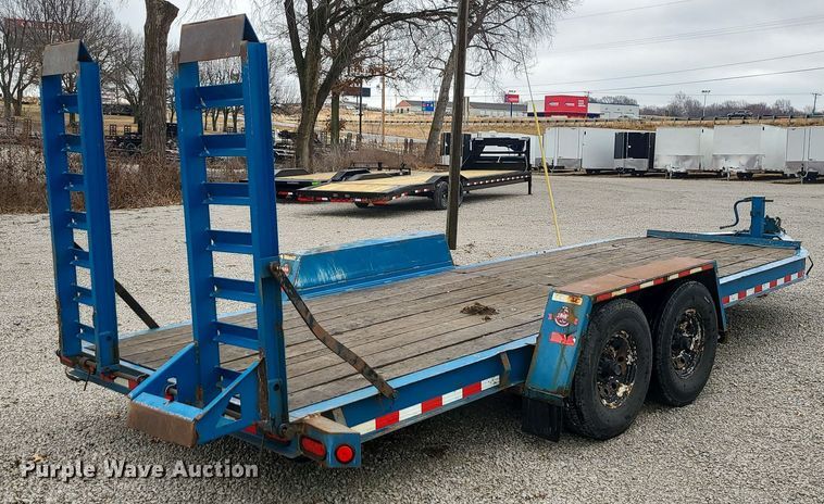 image for item JW9757 2015 Towmaster  equipment trailer