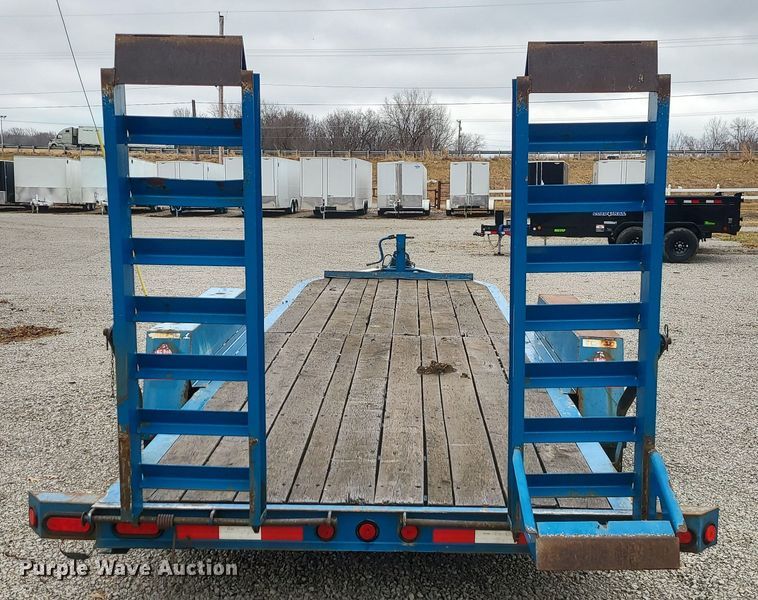 image for item JW9757 2015 Towmaster  equipment trailer