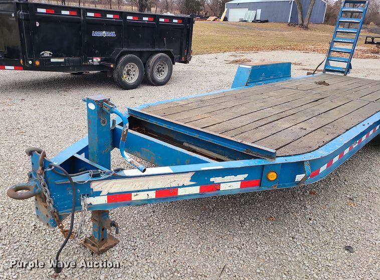 image for item JW9757 2015 Towmaster  equipment trailer