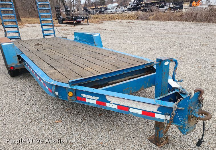 image for item JW9757 2015 Towmaster  equipment trailer