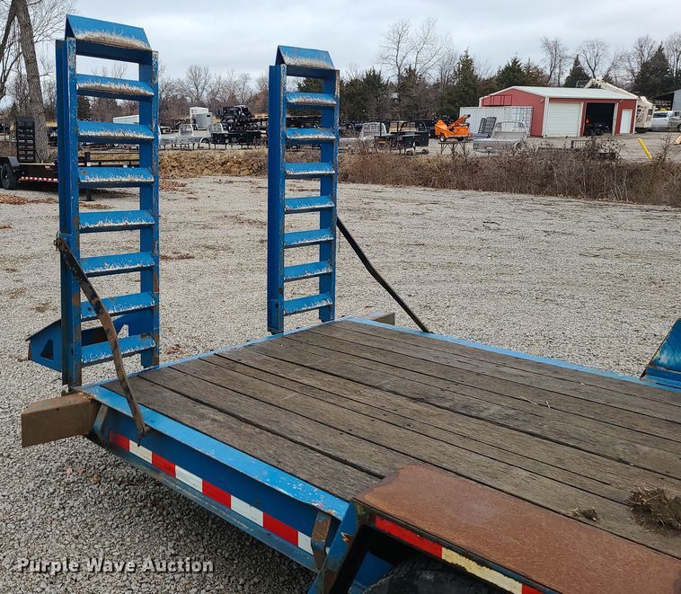 image for item JW9757 2015 Towmaster  equipment trailer