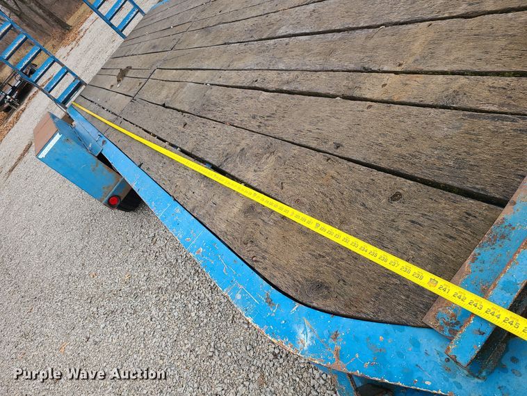 image for item JW9757 2015 Towmaster  equipment trailer