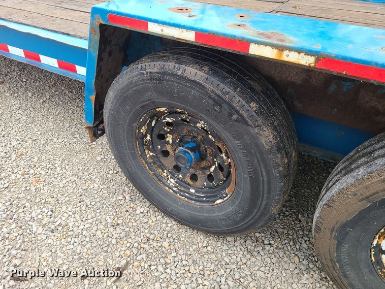 image for item JW9757 2015 Towmaster  equipment trailer