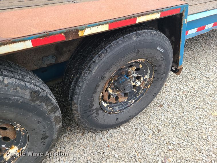 image for item JW9757 2015 Towmaster  equipment trailer