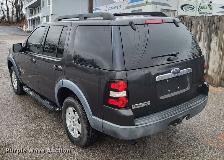 image for item JW9760 2007 Ford Explorer XLT  SUV
