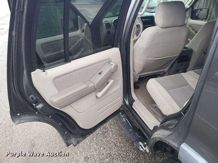 image for item JW9760 2007 Ford Explorer XLT  SUV