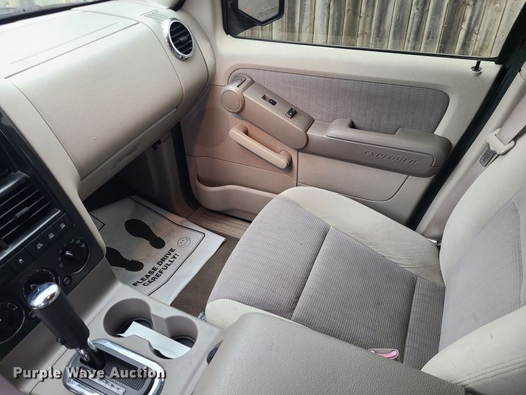 image for item JW9760 2007 Ford Explorer XLT  SUV