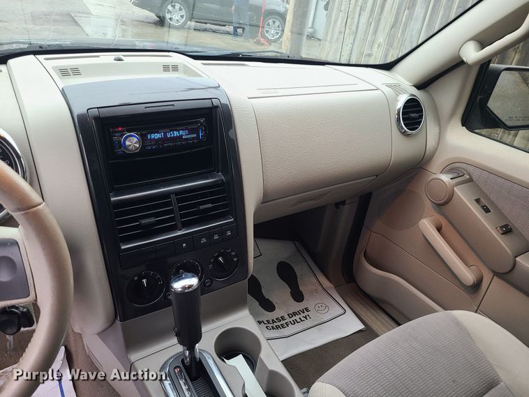 image for item JW9760 2007 Ford Explorer XLT  SUV