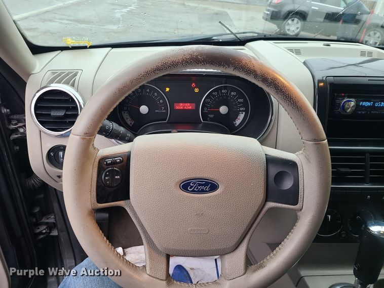 image for item JW9760 2007 Ford Explorer XLT  SUV