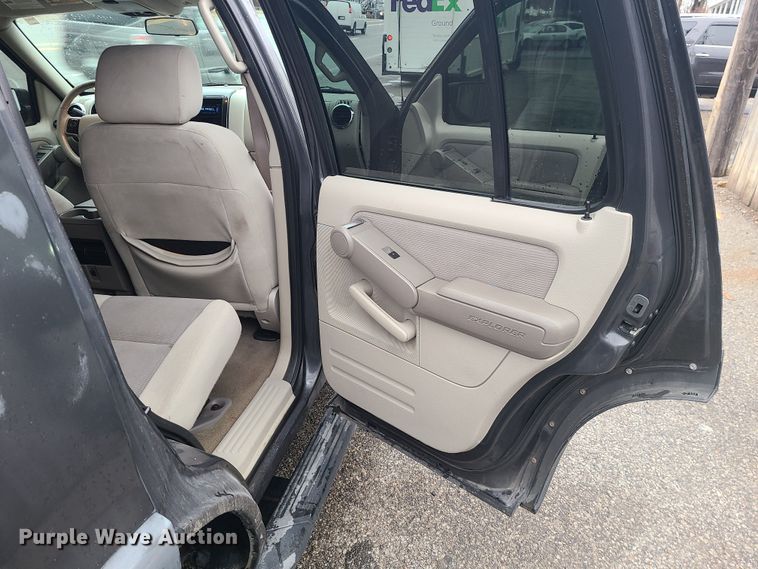 image for item JW9760 2007 Ford Explorer XLT  SUV