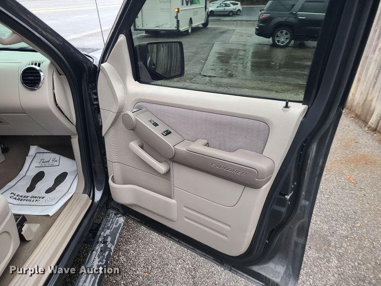 image for item JW9760 2007 Ford Explorer XLT  SUV