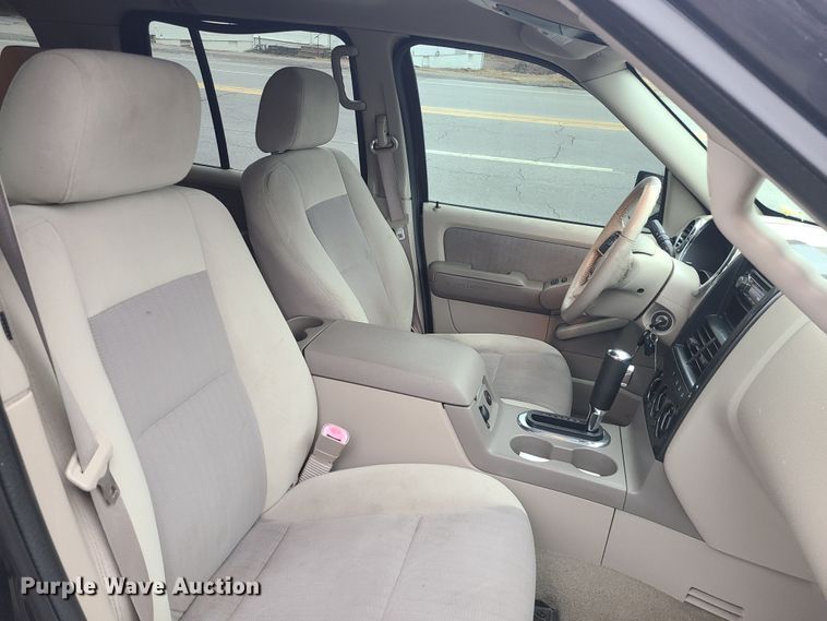 image for item JW9760 2007 Ford Explorer XLT  SUV