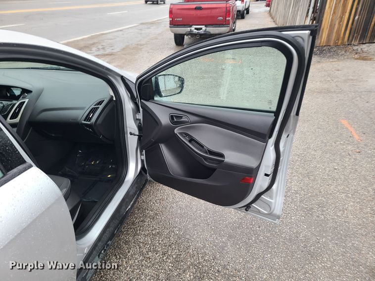 image for item JW9762 2012 Ford Focus SE