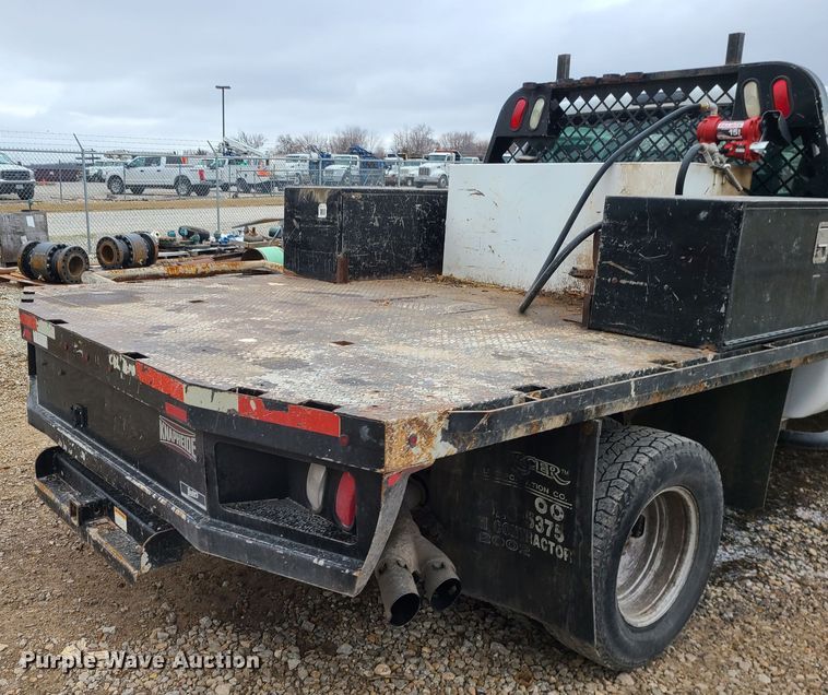 image for item JW9772 2013 Ford F350 Super Duty  Crew Cab flatbed pickup truck