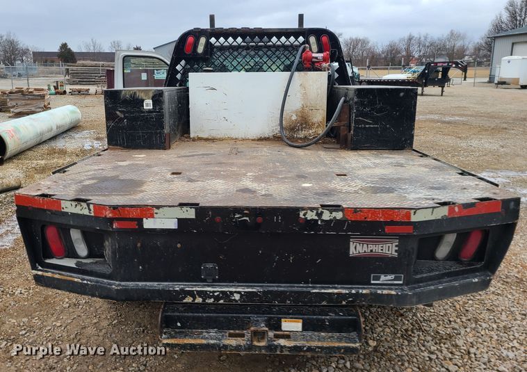 image for item JW9772 2013 Ford F350 Super Duty  Crew Cab flatbed pickup truck