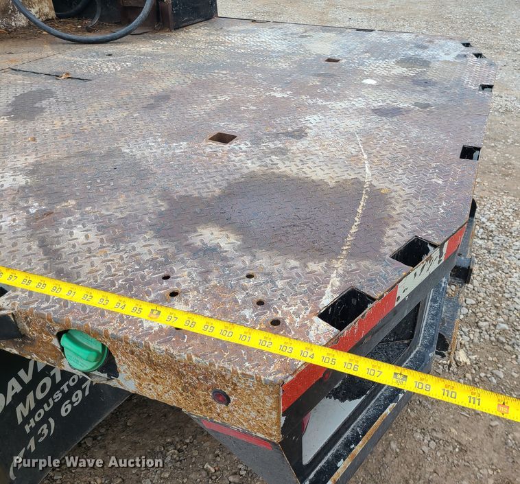 image for item JW9772 2013 Ford F350 Super Duty  Crew Cab flatbed pickup truck