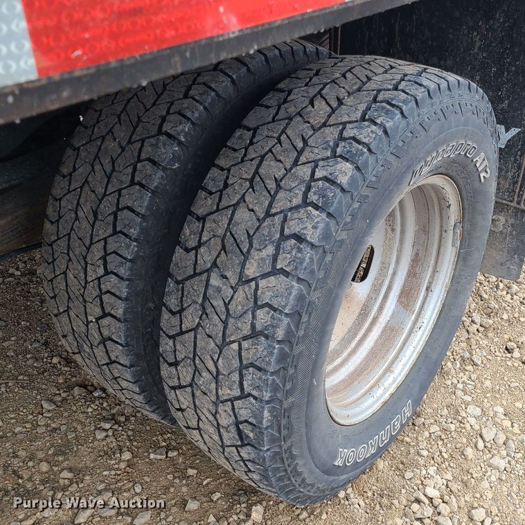 image for item JW9773 2014 Ford F350 Super Duty  Crew Cab flatbed pickup truck