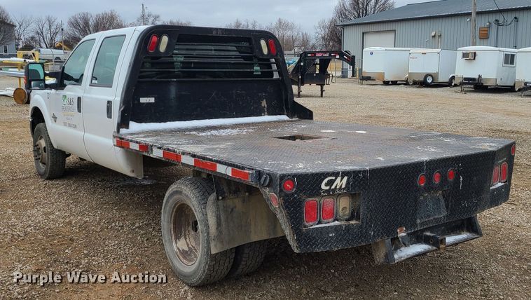 image for item JW9775 2012 Ford F350 Super Duty  Crew Cab flatbed pickup truck