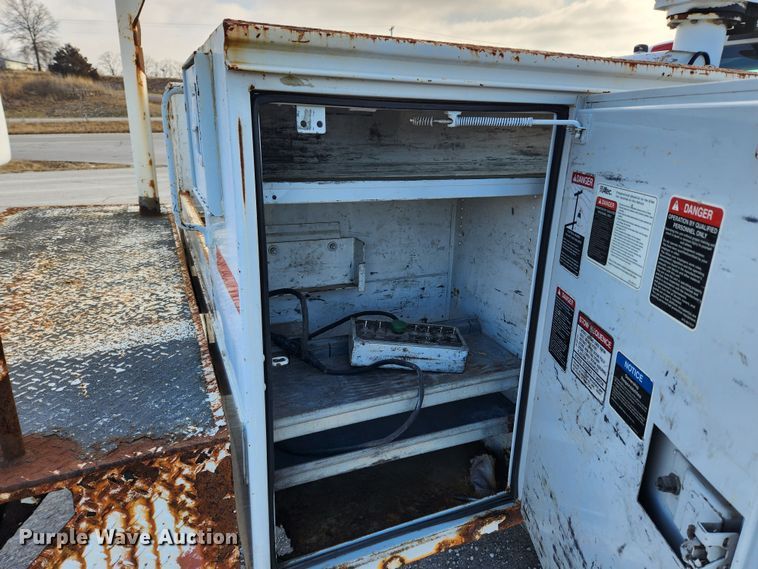 image for item KT9456 2008 Ford F450 Super Duty XL  bucket truck