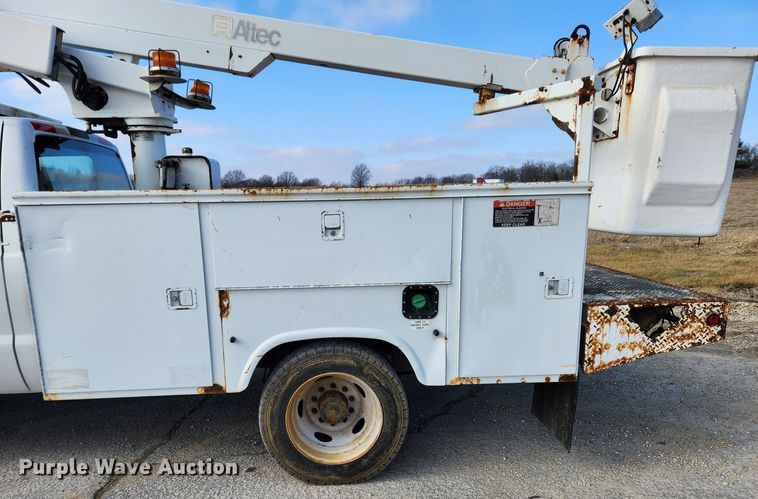 image for item KT9456 2008 Ford F450 Super Duty XL  bucket truck
