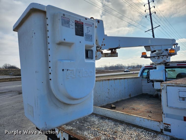 image for item KT9456 2008 Ford F450 Super Duty XL  bucket truck