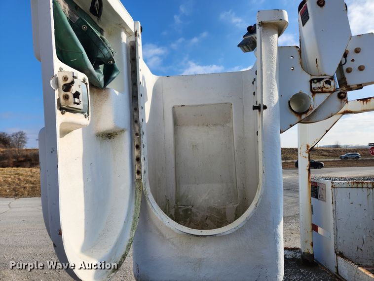 image for item KT9456 2008 Ford F450 Super Duty XL  bucket truck