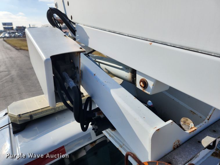 image for item KT9456 2008 Ford F450 Super Duty XL  bucket truck