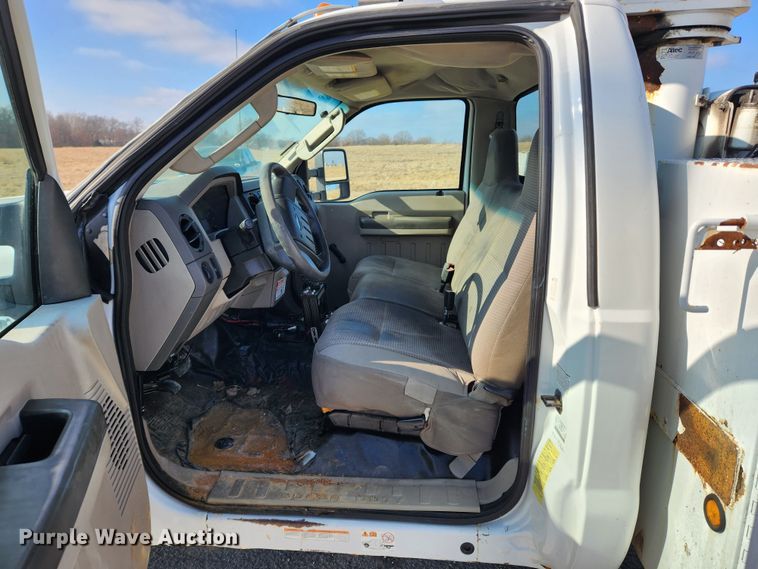 image for item KT9456 2008 Ford F450 Super Duty XL  bucket truck