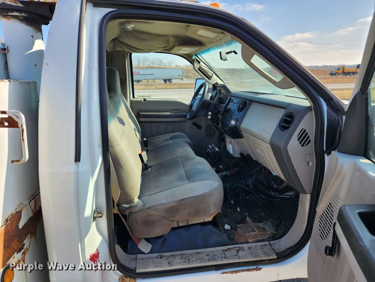 image for item KT9456 2008 Ford F450 Super Duty XL  bucket truck