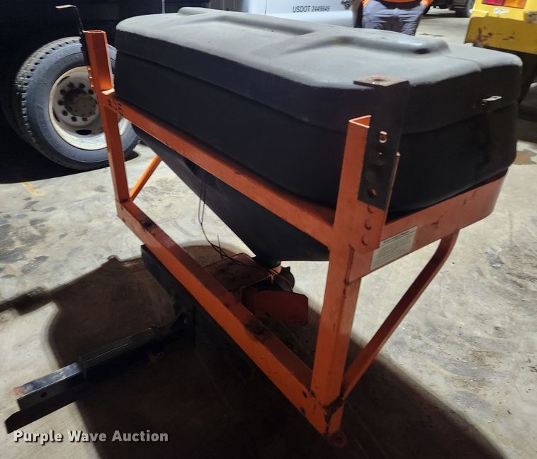 image for item KT9460 Buyers TGS05B  spreader