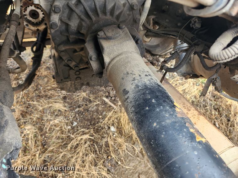 image for item KT9462 2005 Sterling L8500  truck cab and chassis