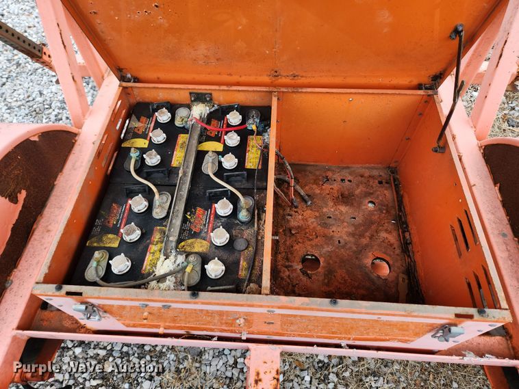 image for item KT9477 2007 Wanco WTSP arrow board trailer