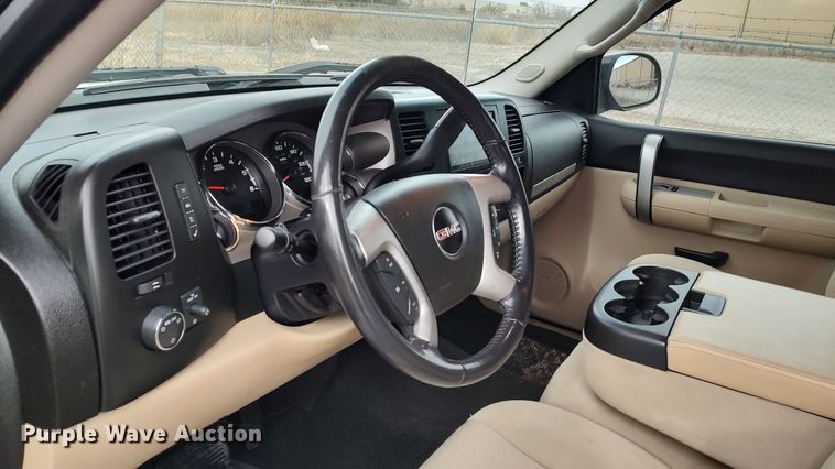 image for item LA9291 2009 GMC Sierra 1500  Ext. Cab pickup truck