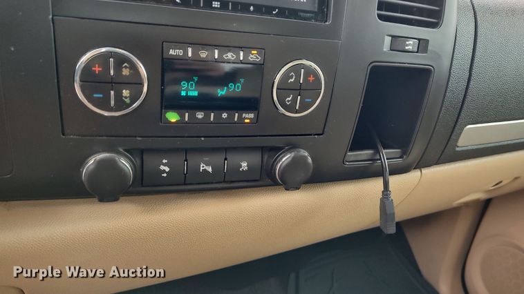 image for item LA9291 2009 GMC Sierra 1500  Ext. Cab pickup truck