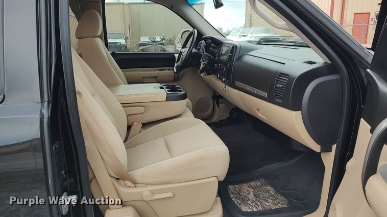 image for item LA9291 2009 GMC Sierra 1500  Ext. Cab pickup truck