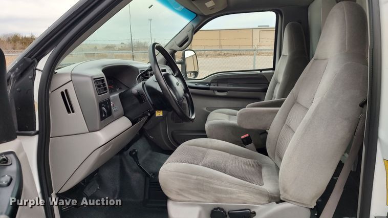 image for item LA9292 2001 Ford F550  truck cab and chassis