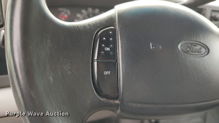 image for item LA9292 2001 Ford F550  truck cab and chassis