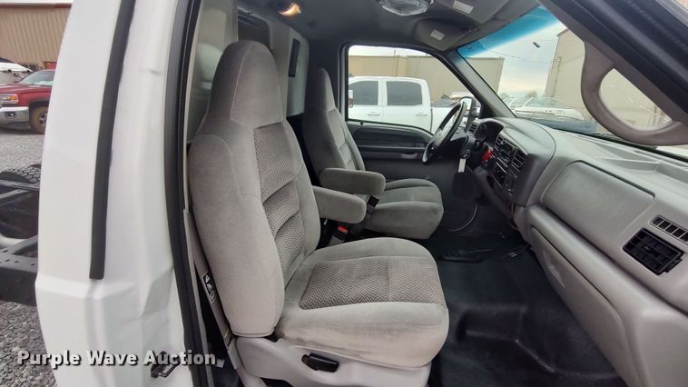 image for item LA9292 2001 Ford F550  truck cab and chassis