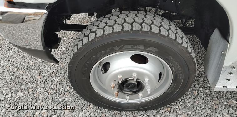 image for item LA9292 2001 Ford F550  truck cab and chassis