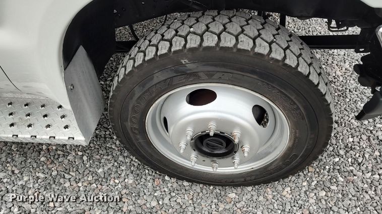 image for item LA9292 2001 Ford F550  truck cab and chassis