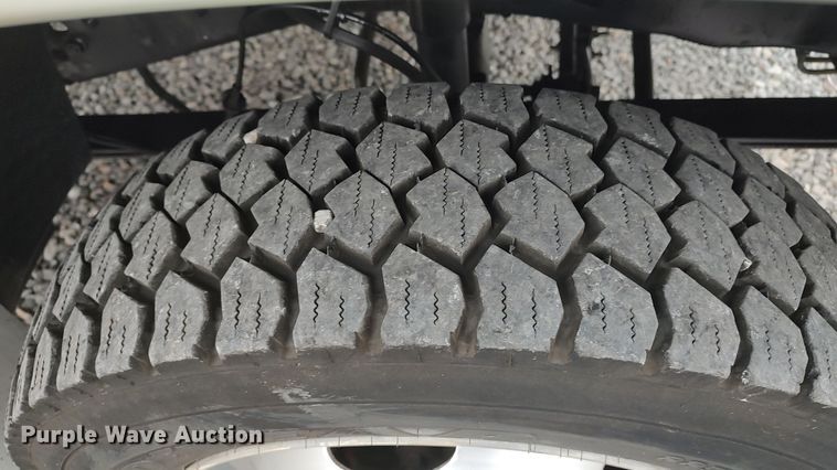 image for item LA9292 2001 Ford F550  truck cab and chassis