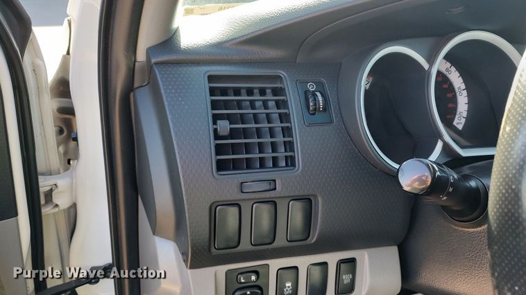 image for item LA9316 2012 Toyota Tacoma  Double Cab pickup truck