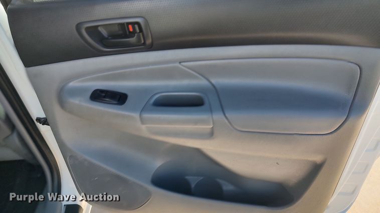 image for item LA9316 2012 Toyota Tacoma  Double Cab pickup truck