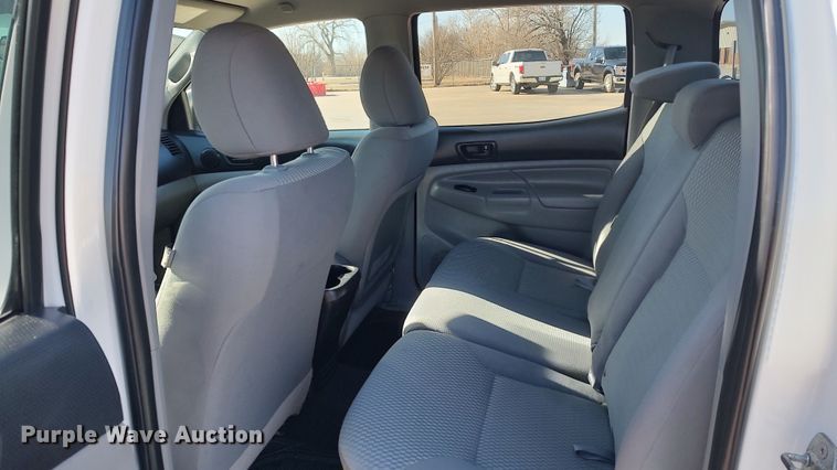 image for item LA9316 2012 Toyota Tacoma  Double Cab pickup truck