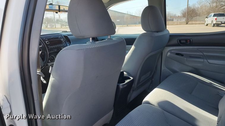 image for item LA9316 2012 Toyota Tacoma  Double Cab pickup truck