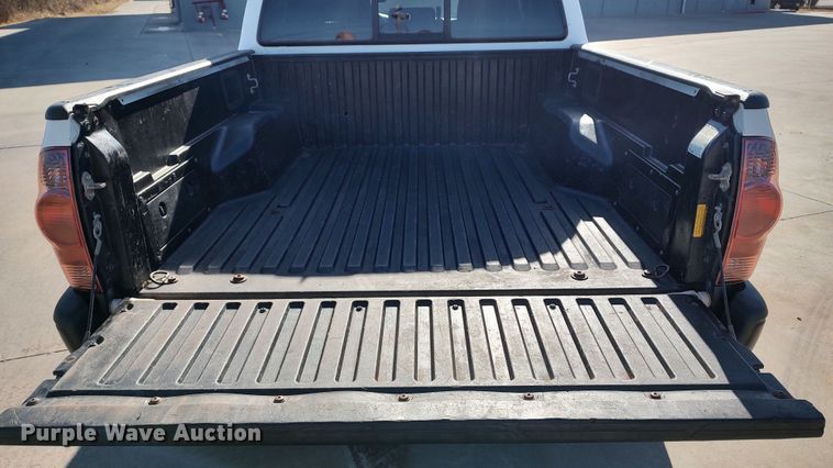 image for item LA9316 2012 Toyota Tacoma  Double Cab pickup truck