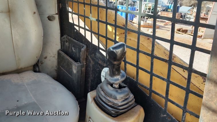 image for item LA9319 2000 Caterpillar 226  skid steer loader