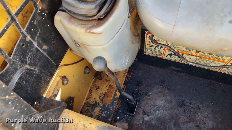 image for item LA9319 2000 Caterpillar 226  skid steer loader
