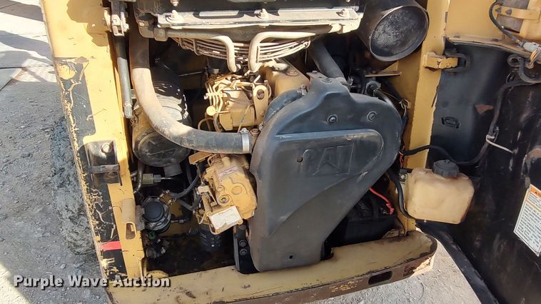image for item LA9319 2000 Caterpillar 226  skid steer loader