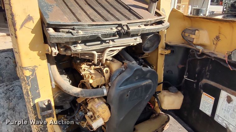 image for item LA9319 2000 Caterpillar 226  skid steer loader